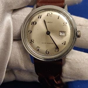 Non-functioning Timex Vintage Manual Wind Men's Watch Date
